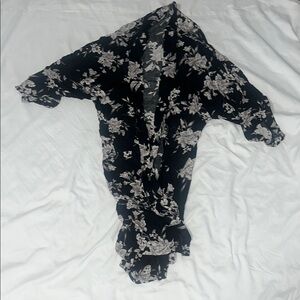 Spiritual Gangster Black and White Floral kimono O/S EUC